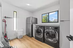 2451 NE 199th St, Miami, FL 33180 - Photo 36