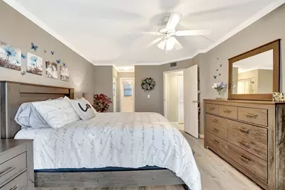 3951 Via Poinciana #415, Lake Worth, FL 33467 - Photo 6
