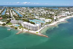 1133 W Ocean Dr, Key Colony Beach, FL 33050 - Photo 4