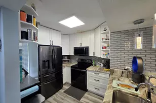 1105 Lake Shore Dr, Lake Park, FL 33403 - Photo 6