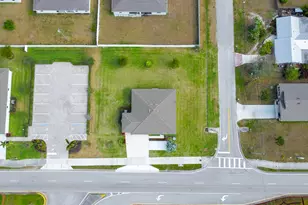 573 SW Bayshore Blvd, Port Saint Lucie, FL 34984 - Photo 8