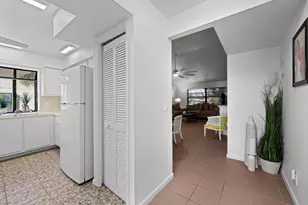 2 Ridge Pointe Dr, Boynton Beach, FL 33435 - Photo 4