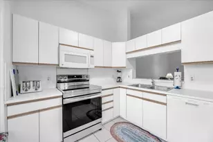 18081 SE Country Club Dr, Jupiter, FL 33469 - Photo 6
