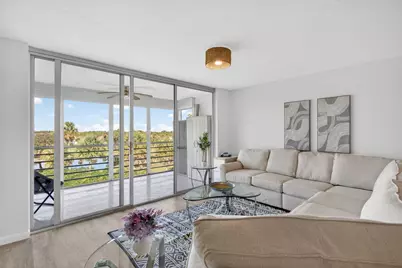 3960 Oaks Clubhouse Drive #512, Pompano Beach, FL 33069 - Photo 18