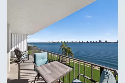 801 Lake Shore Drive #405, Lake Park, FL 33403 - Photo 2