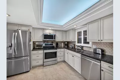 801 Lake Shore Drive #405, Lake Park, FL 33403 - Photo 4