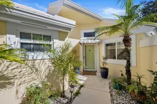 11 Dorchester Cir, Palm Beach Gardens, FL 33418 - Photo 4