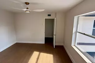 19 Amherst Ct, Royal Palm Beach, FL 33411 - Photo 8