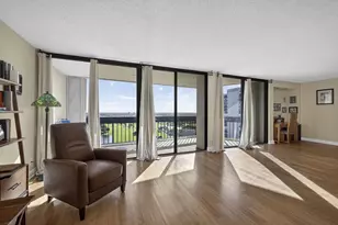 2400 Presidential Way, West Palm Beach, FL 33401 - Photo 4