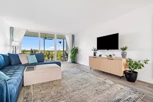 3900 Oaks Clubhouse Dr, Pompano Beach, FL 33069 - Photo 4