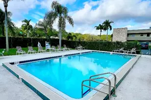 126 Sparrow Dr, Royal Palm Beach, FL 33411 - Photo 6