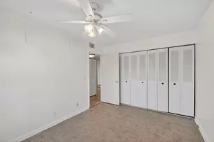 374 Bennington Ln, Lake Worth, FL 33467 - Photo 16