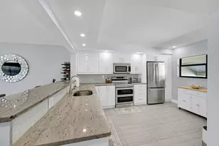 12870 Briarlake Dr, Palm Beach Gardens, FL 33418 - Photo 6
