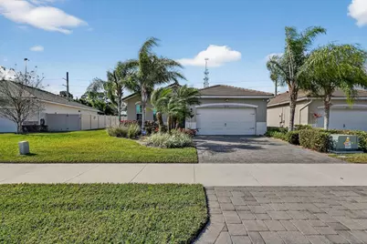 7561 SW Harbor Cove Drive, Stuart, FL 34997 - Photo 2
