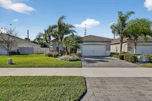7561 SW Harbor Cove Dr, Stuart, FL 34997 - Photo 2