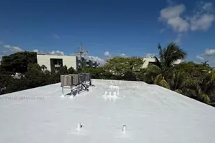 7025 Rue Granville, Miami Beach, FL 33141 - Photo 2