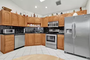 6115 Bay Isles Dr, Boynton Beach, FL 33437 - Photo 6