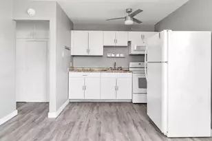 813 9th Ave N, Lake Worth Beach, FL 33460 - Photo 4