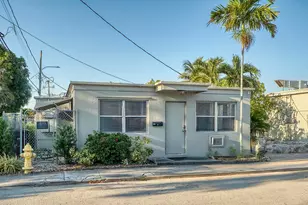 813 9th Ave N, Lake Worth Beach, FL 33460 - Photo 2
