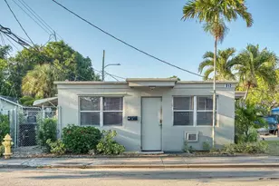 813 9th Ave N, Lake Worth Beach, FL 33460 - Photo 1