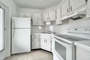 1021 Crystal Lake Dr, Pompano Beach, FL 33064 - Photo 6