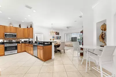 139 Berenger Walk, Royal Palm Beach, FL 33414 - Photo 10