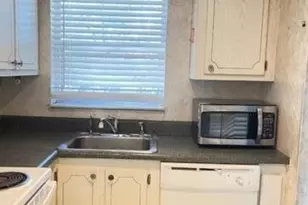 2700 W Sunrise Lakes Dr, Sunrise, FL 33322 - Photo 16