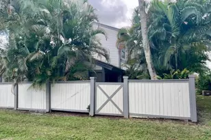 2537 Bedford Mews Dr, Wellington, FL 33414 - Photo 4