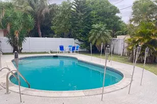 609 SW 4th Ave, Boynton Beach, FL 33426 - Photo 2