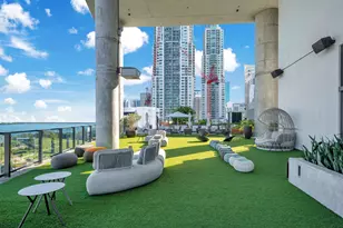 398 NE 5th St, Miami, FL 33132 - Photo 18