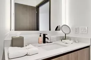 398 NE 5th St, Miami, FL 33132 - Photo 12