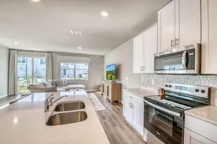 5735 SE Edgewater Cir, Stuart, FL 34997 - Photo 8