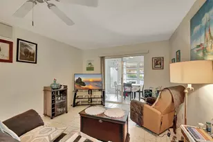 2121 NE 1st Ct, Boynton Beach, FL 33435 - Photo 1