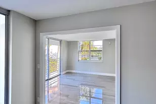 545 Oaks Ln, Pompano Beach, FL 33069 - Photo 8