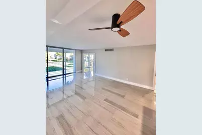 545 Oaks Lane #201, Pompano Beach, FL 33069 - Photo 2