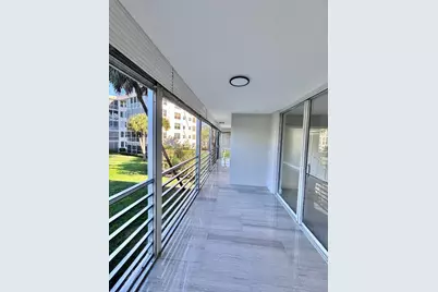 545 Oaks Lane #201, Pompano Beach, FL 33069 - Photo 4