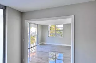 545 Oaks Ln, Pompano Beach, FL 33069 - Photo 8