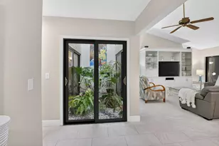 327 SW 29th Ave, Delray Beach, FL 33445 - Photo 8