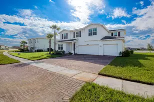 12686 NW Copper Creek Dr, Port Saint Lucie, FL 34987 - Photo 2