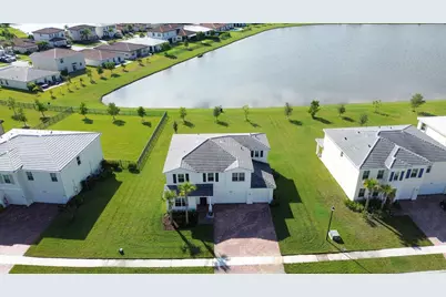 12686 NW Copper Creek Drive, Port Saint Lucie, FL 34987 - Photo 4