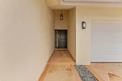 175 Executive Circle, Boynton Beach, FL 33436 - Photo 2