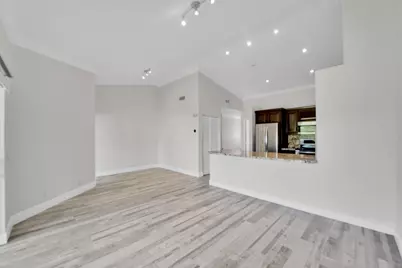 704 Freedom Court, Deerfield Beach, FL 33442 - Photo 14