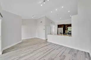 704 Freedom Ct, Deerfield Beach, FL 33442 - Photo 14