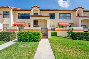 704 Freedom Ct, Deerfield Beach, FL 33442 - Photo 1