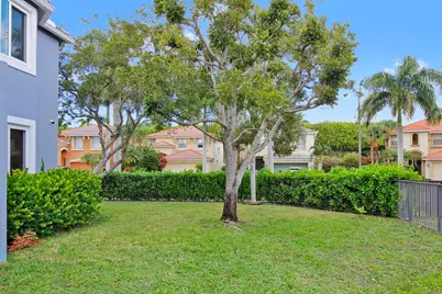 9022 Dupont Place, Wellington, FL 33414 - Photo 14