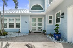 9029 SE Breeze Wy, Hobe Sound, FL 33455 - Photo 4