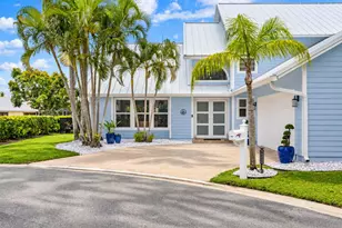 9029 SE Breeze Wy, Hobe Sound, FL 33455 - Photo 2