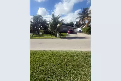 2001 NE 2nd Terrace, Pompano Beach, FL 33060 - Photo 2