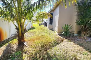 721 SW Swan Ave, Port Saint Lucie, FL 34983 - Photo 14