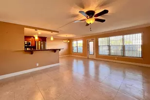 110 Greenbrier B, West Palm Beach, FL 33417 - Photo 2